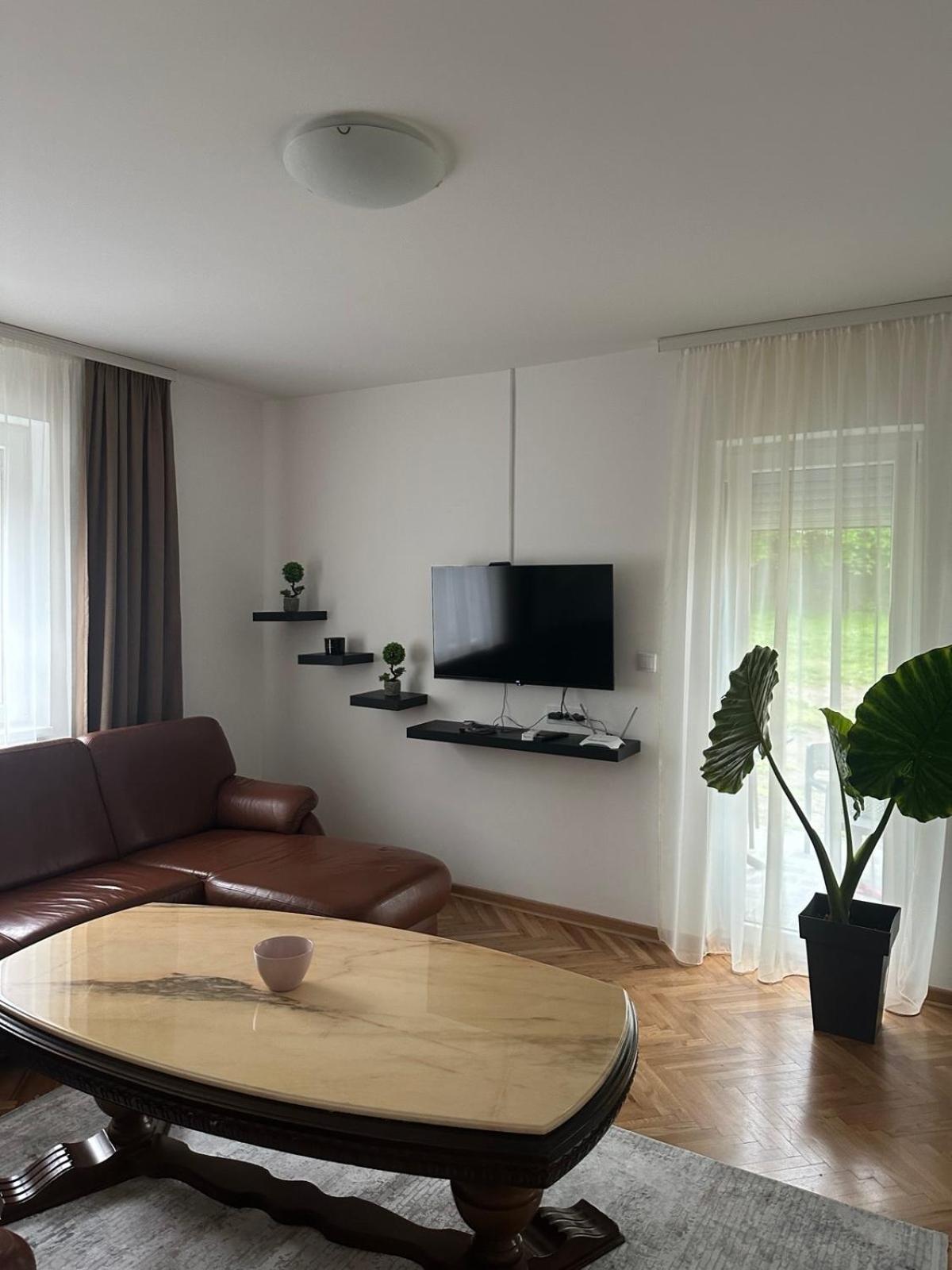 Apartment Holiday Vrnjačka Banja Екстериор снимка