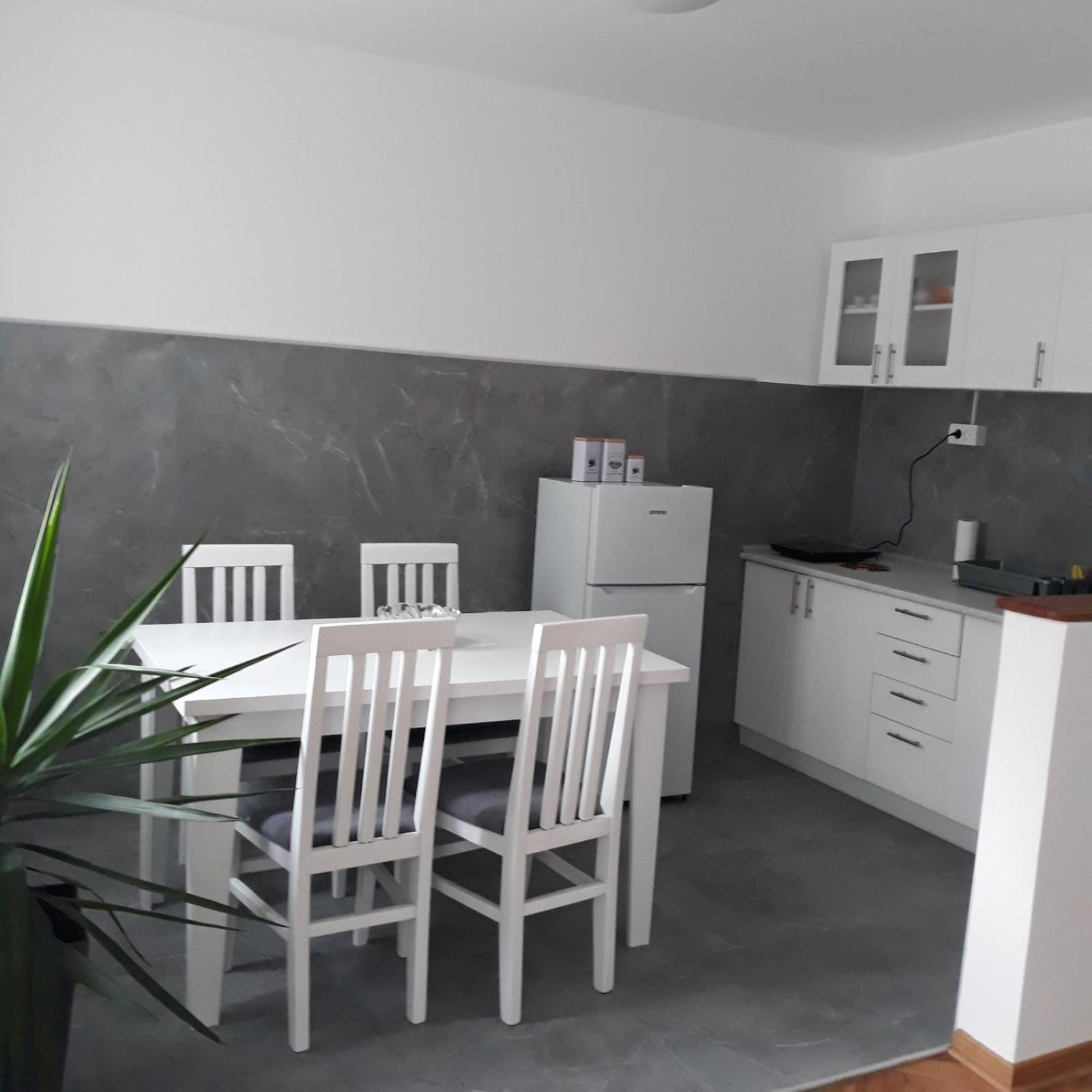 Apartment Holiday Vrnjačka Banja Екстериор снимка