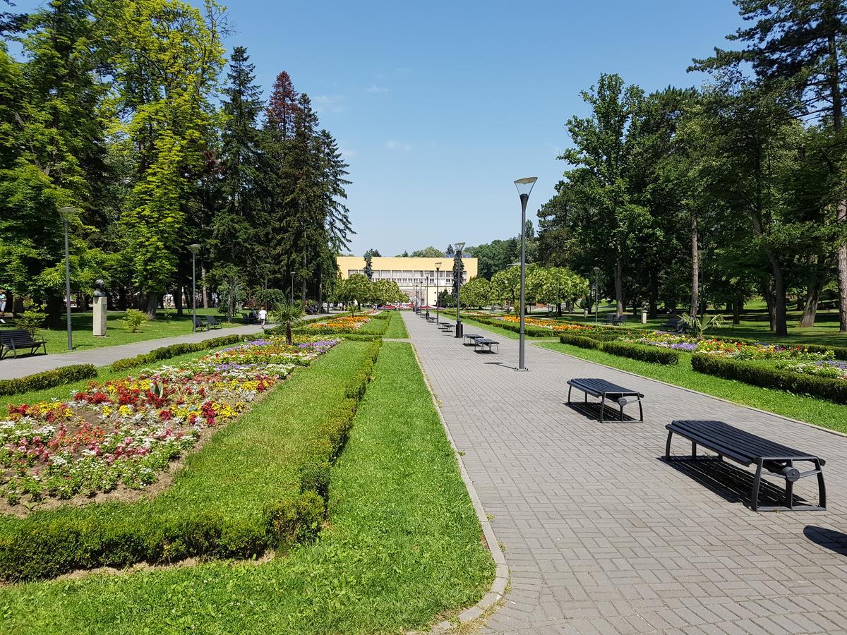 Apartment Holiday Vrnjačka Banja Екстериор снимка